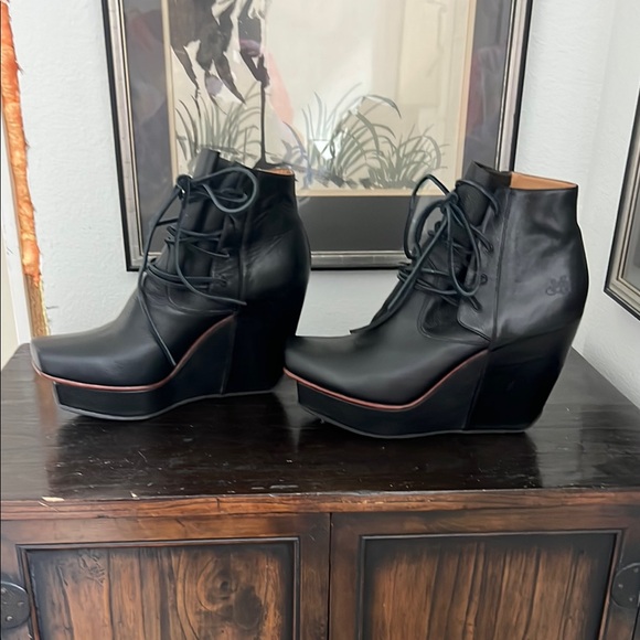 John Fluevog Black Wedge Platform Shoes - Picture 3 of 5